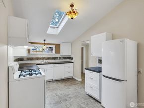 13722 Interlake Avenue N, Seattle WA 98133