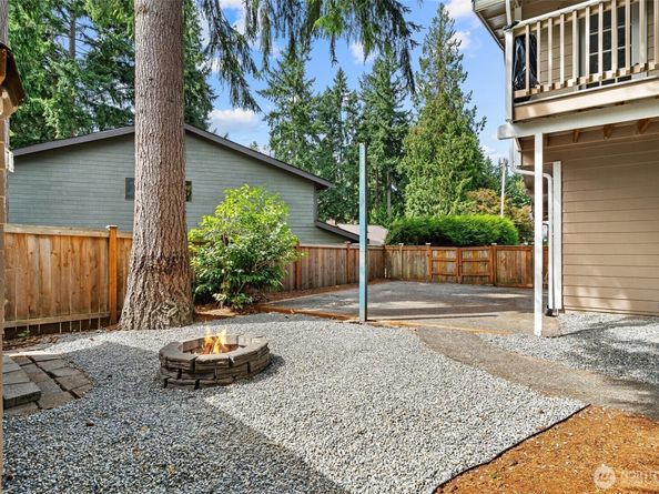 16915 NE 98th Court, Redmond WA 98052