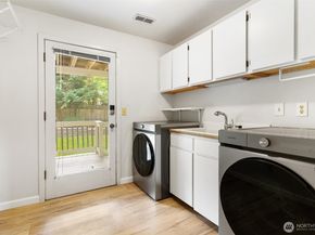16915 NE 98th Court, Redmond WA 98052