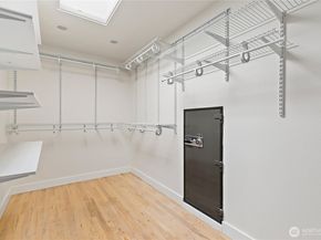15916 SE 42nd Place, Bellevue WA 98006