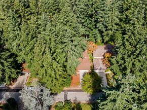 15916 SE 42nd Place, Bellevue WA 98006