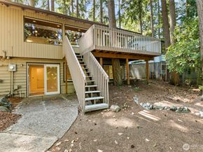 15916 SE 42nd Place, Bellevue WA 98006