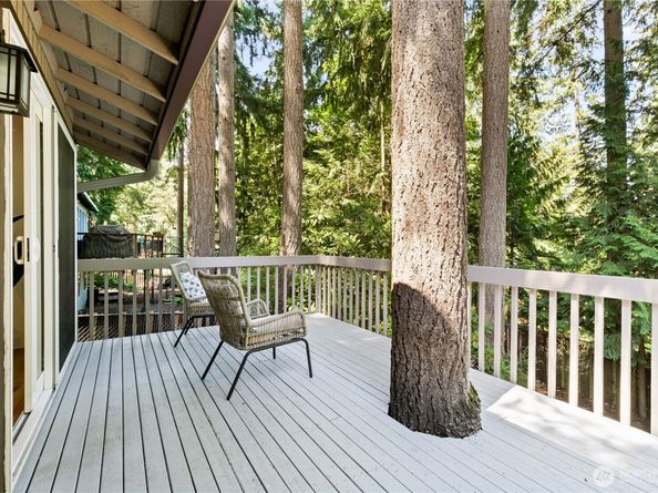 15916 SE 42nd Place, Bellevue WA 98006