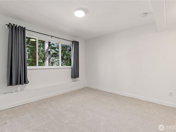 15916 SE 42nd Place, Bellevue WA 98006