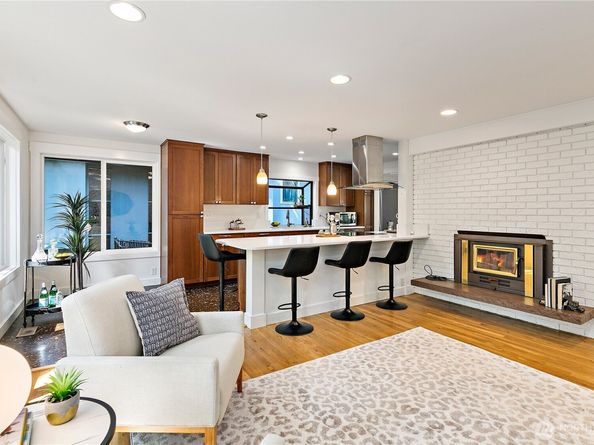 15916 SE 42nd Place, Bellevue WA 98006