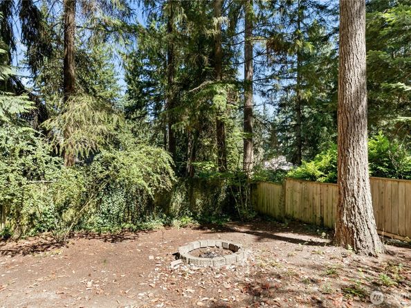 15916 SE 42nd Place, Bellevue WA 98006