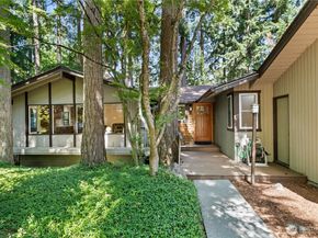 15916 SE 42nd Place, Bellevue WA 98006