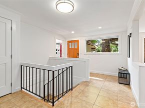15916 SE 42nd Place, Bellevue WA 98006