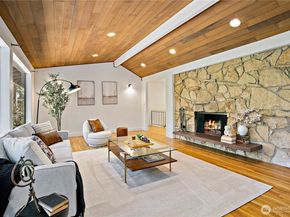 15916 SE 42nd Place, Bellevue WA 98006