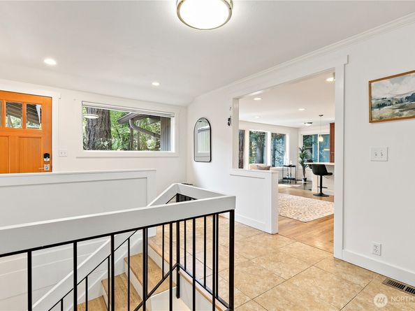 15916 SE 42nd Place, Bellevue WA 98006