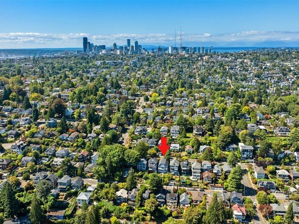 1612 37th Avenue, Seattle WA 98122