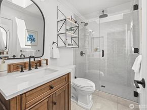 1612 37th Avenue, Seattle WA 98122