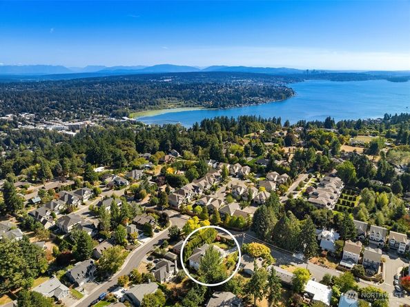 8604 NE 124th Street, Kirkland WA 98034