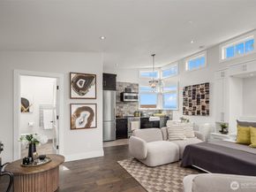 2563 W Viewmont Way W, Seattle WA 98199