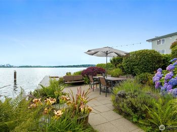 506 Lakeside Avenue S