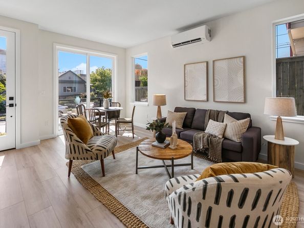 1748 B NW 62nd Street, Seattle WA 98107