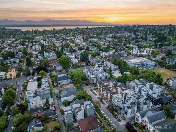 1748 B NW 62nd Street, Seattle WA 98107