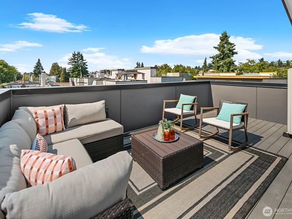 1748 B NW 62nd Street, Seattle WA 98107