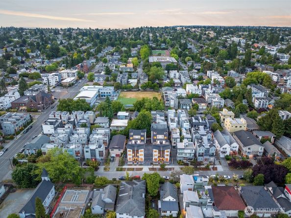 1748 B NW 62nd Street, Seattle WA 98107