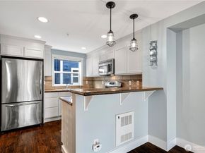 1408 NW 64th St B, Seattle WA 98107