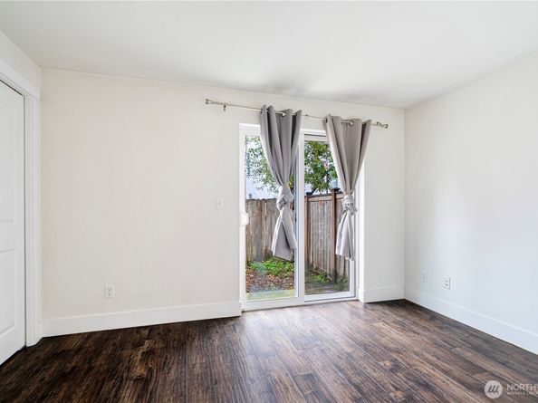 1408 NW 64th St B, Seattle WA 98107