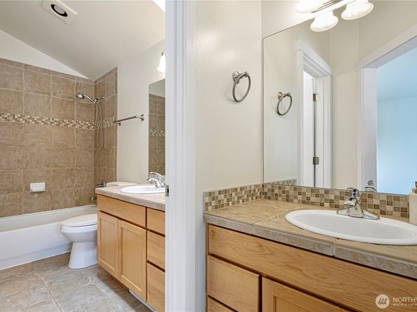 1408 NW 64th St B, Seattle WA 98107