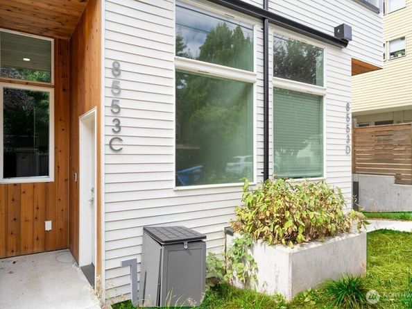 8553 Midvale Avenue N C, Seattle WA 98103