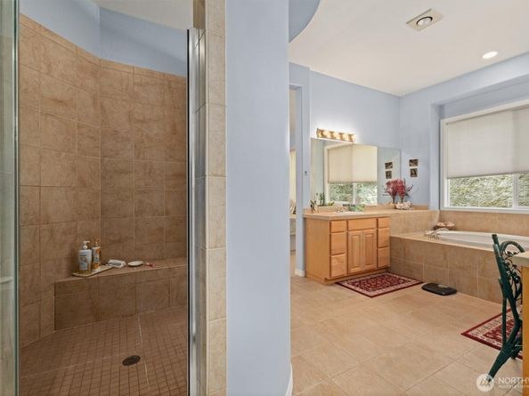23263 NE 126th Street, Redmond WA 98053