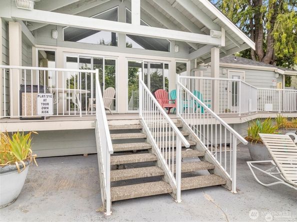 975 Aberdeen Avenue NE F207, Renton WA 98056