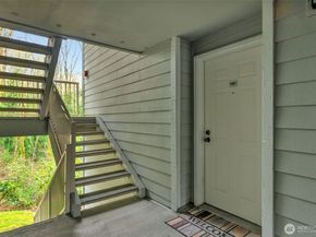 975 Aberdeen Avenue NE F207, Renton WA 98056