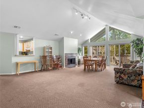 975 Aberdeen Avenue NE F207, Renton WA 98056