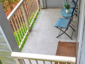 975 Aberdeen Avenue NE F207, Renton WA 98056