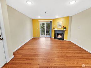 975 Aberdeen Avenue NE F207, Renton WA 98056