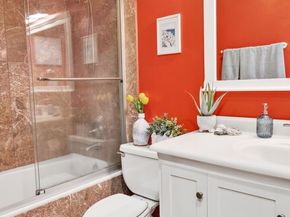 975 Aberdeen Avenue NE F207, Renton WA 98056