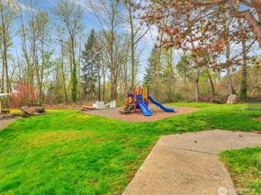 975 Aberdeen Avenue NE F207, Renton WA 98056