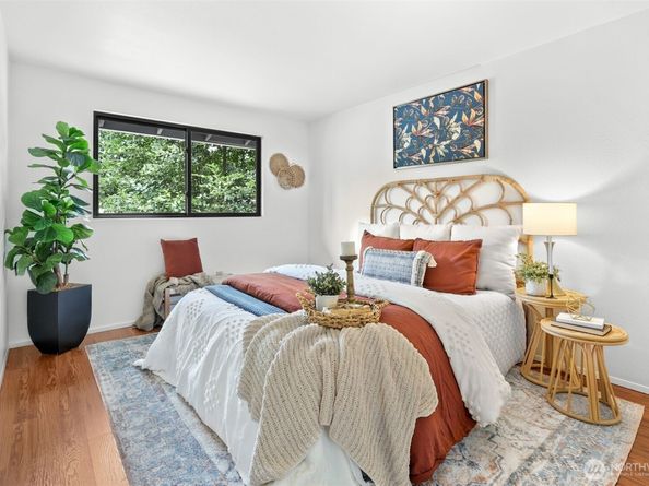 10925 165th Place NE, Redmond WA 98052