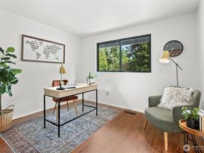 10925 165th Place NE, Redmond WA 98052