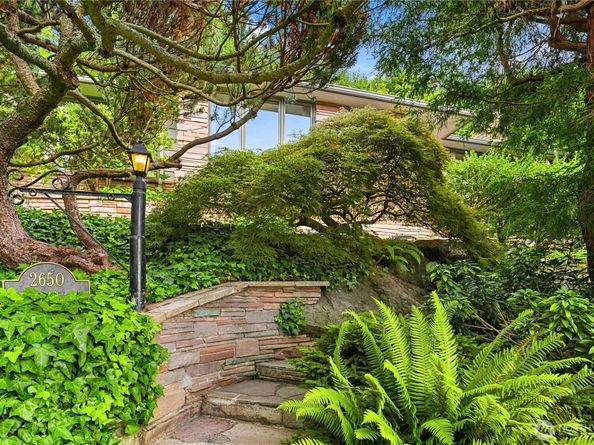 2650 Perkins Lane W, Seattle WA 98199