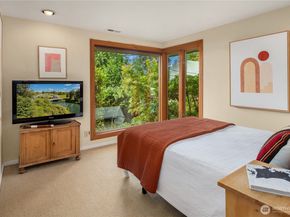 2650 Perkins Lane W, Seattle WA 98199