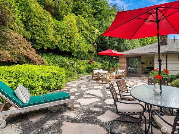 2650 Perkins Lane W, Seattle WA 98199