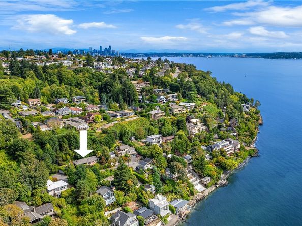 2650 Perkins Lane W, Seattle WA 98199