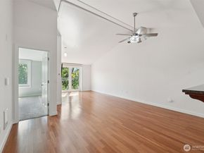 701 1st Avenue N 403, Seattle WA 98109