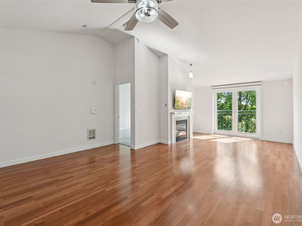 701 1st Avenue N 403, Seattle WA 98109