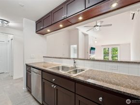 701 1st Avenue N 403, Seattle WA 98109
