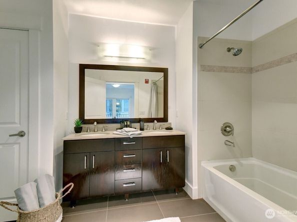 699 John Street 306, Seattle WA 98109