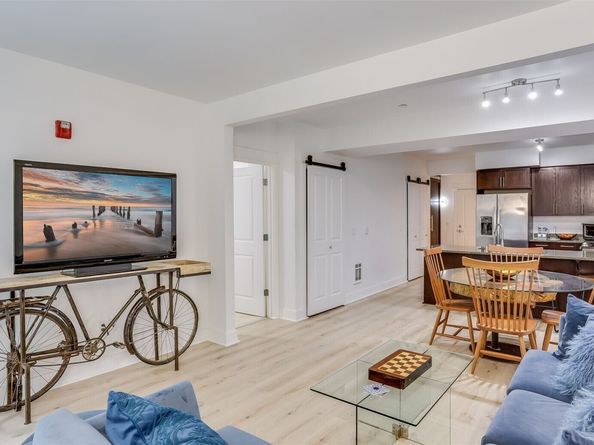 699 John Street 306, Seattle WA 98109