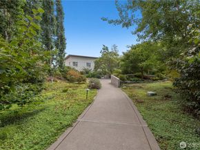 15100 6th Avenue SW 325, Burien WA 98166