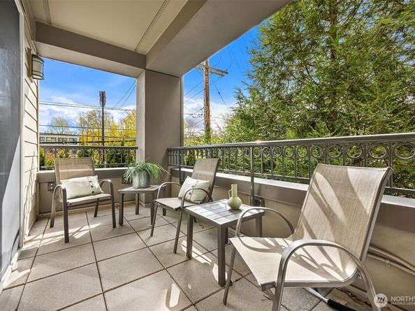615 6th Street 201, Kirkland WA 98033