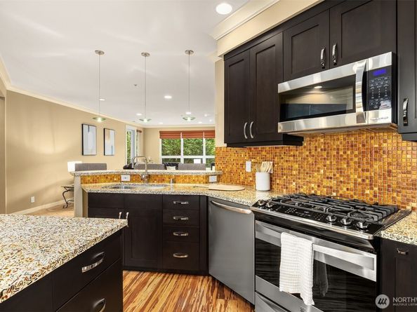 615 6th Street 201, Kirkland WA 98033