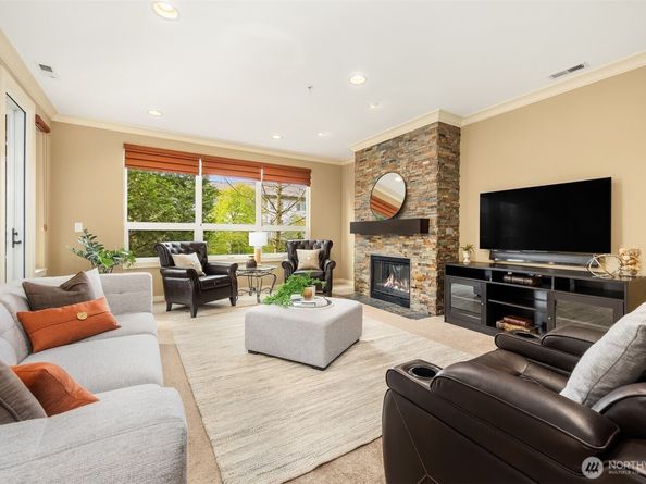 615 6th Street 201, Kirkland WA 98033